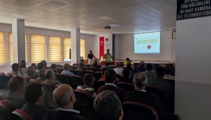 ÖĞRENCİ SERVİS ŞOFÖRLERİNİ BİLGİLENDİRME TOPLANTISI YAPILDI 