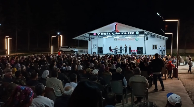 YEŞİLÇİFTLİK'TE YAZA VEDA KONSERİ DÜZENLENDİ 