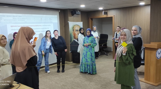 YUNAK'TA OKUL ÖNCESİ ÖĞRETMENLERİNE SEMİNER 