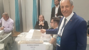 BAŞKAN AKKAYA ,KONGREDE OYUNU KULLANDI. 