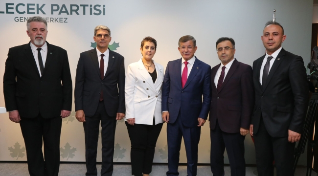BELEDİYE MECLİS ÜYESİ BURÇAK AYTAÇ,GELECEK PARTİSİ'NE KATILDI 