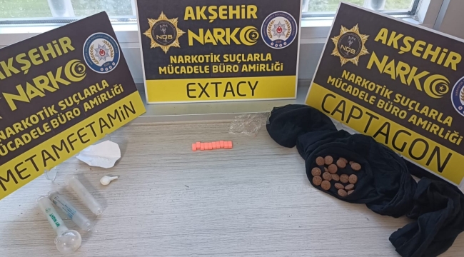ÇORABIN İÇİNDEN UYUŞTURUCU ÇIKTI