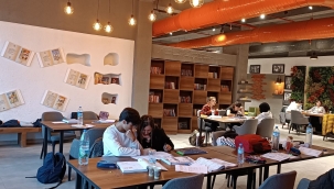 DÖNEMEÇ KİTAP KAFE'YE İLGİ YOĞUN 
