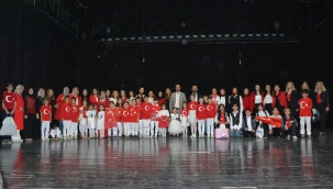  FİNAL'DE CUMHURİYET COŞKUSU 