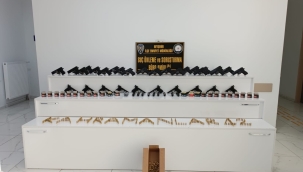 Konya'da 5 ayrı adrese operasyon! Çorapların içinden ruhsatsız silah çıktı