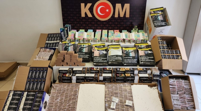 Konya Polisinden kaçakçılara dev operasyon! Binlerce gümrük kaçağı ürün ele geçirildi 