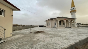 YUNAK BELEDİYESİ PARKE TAŞ ÇALIŞMALARINA DEVAM EDİYOR 