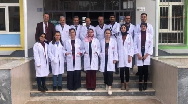 YUNAK'TA ÖĞRETMENLER ÖNLÜKLERİNİ GİYDİ 