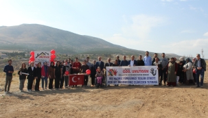 YUNAK'TA ÖZEL ÖĞRENCILERDEN 100. YILDA 100 AĞAÇ 