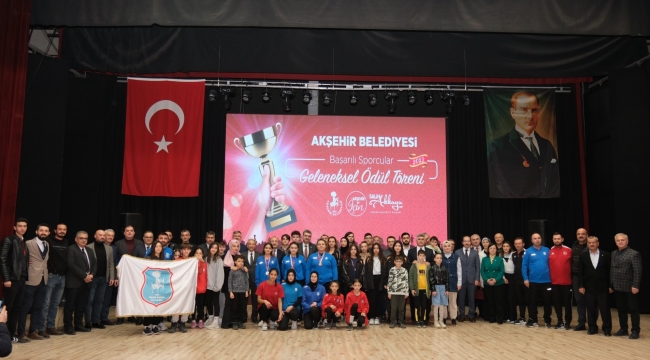 AKŞEHİR BELEDİYESİ BAŞARILI SPORCULARI ÖDÜLLENDİRDİ 
