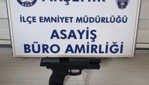 EĞLENCE MEKANINDA RUHSATSIZ SİLAHLA YAKALANDI 