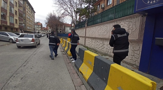 Konya'da KOM ekiplerinden kaçakçılara darbe 9 gözaltı 