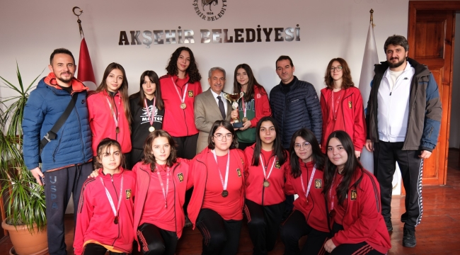 Şampiyonluk Coşkusunu Başkan  Akkaya  ile kutladılar. 