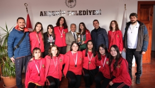 Şampiyonluk Coşkusunu Başkan  Akkaya  ile kutladılar. 