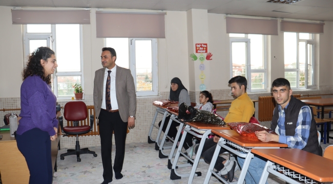 SEVGİ VARSA,ENGEL YOKTUR ...!