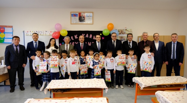 BAŞKAN AKKAYA, MİNİKLERİN KARNE COŞKUSUNU PAYLAŞTI 