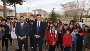 BAŞKAN MEŞE ÖĞRENCİLERİN KARNE SEVİNCİNE ORTAK OLDU 