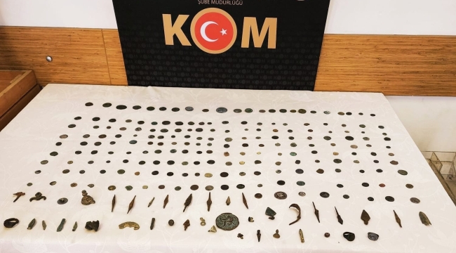 Konya polisinden tarihi eser kaçakçılığı operasyonu  