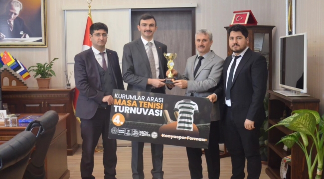 Turnuva Ekibinden Kaymakam Pelit'e Makamında Ziyaret. 