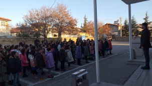 YUNAK'TA AZİZ ŞEHİTLERİMİZ İÇİN SAYGI DURUŞU 