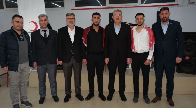 BAŞKAN ADAYI KAHRAMAN ,ASKER EĞLENCESİNE KATILDI 