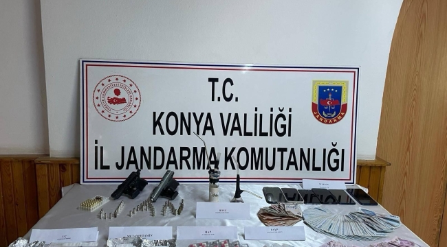 Jandarma'dan uyuşturucu operasyonu: 15 kişi gözaltına alındı 
