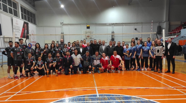ŞİPİTİN ÇIKSIN ŞENLİĞİ VOLEYBOL HEYECANI SONA ERDİ 