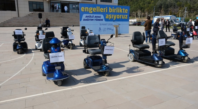 Akşehir'de Engelli Vatandaşlara Destek: Akülü Araç Dağıtım Töreni Gerçekleştirildi 