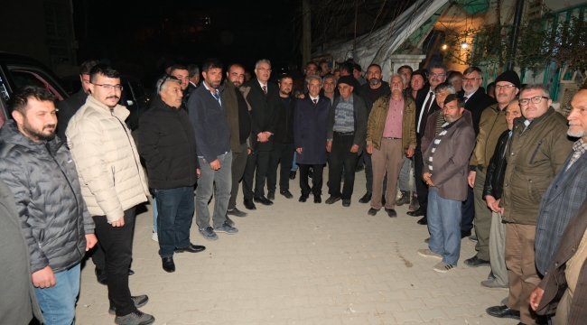BAŞKAN ADAYI KAHRAMAN MAHALLE ZİYARETLERİNDE VATANDAŞIN DERDİNİ DİNLİYOR 