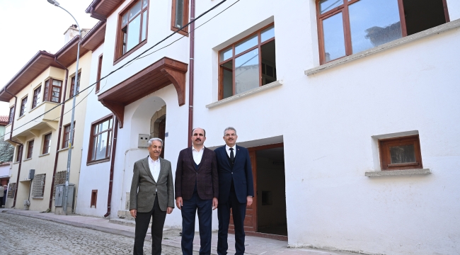BAŞKAN ALTAY: "TARIK BUĞRA'NIN HATIRALARINI AKŞEHİR'DEKİ EVİNDE YAŞATACAĞIZ" 