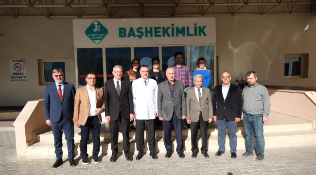 CUMHUR İTTİFAKI SAĞLIK ÇALIŞANLARININ TIP BAYRAMINI KUTLADI 