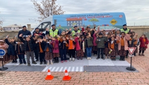 Jandarma'dan Öğrencilere ve Sürücülere Yönelik Trafik Eğitimi 