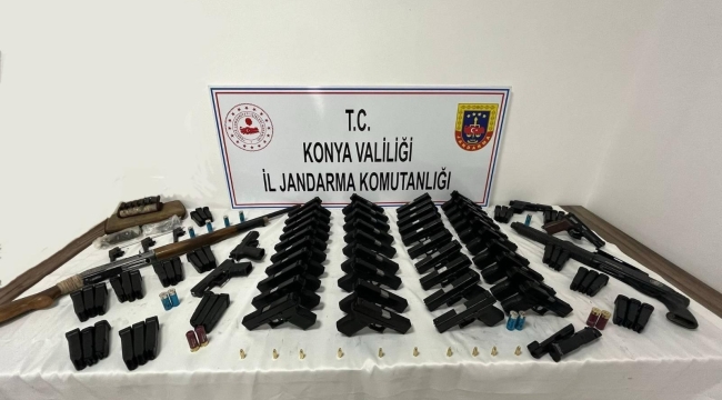Jandarma'dan silah kaçakçılarına operasyon: 3 gözaltı 