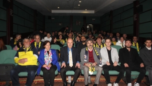 NURİ KÖKSAL ZAFERİN RENGİ FİLMİNİN GALASINDA 