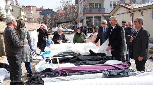 PAZAR ESNAFINDAN BAŞKAN ADAYI KAHRAMAN'A SEVGİ SELİ 