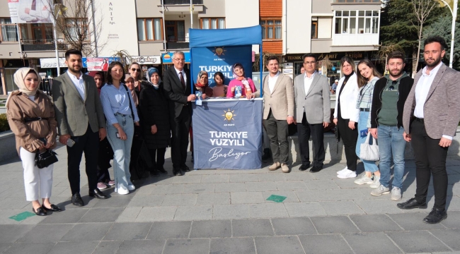 SELMAN ÖZBOYACI,CUMHURİYET MEYDANINDA VATANDAŞLARLA BULUŞTU