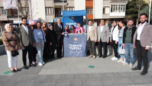 SELMAN ÖZBOYACI,CUMHURİYET MEYDANINDA VATANDAŞLARLA BULUŞTU