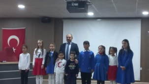 YUNAK'TA İSTİKLÂL MARŞINI EZBERE GÜZEL OKUMA YARIŞMASI 