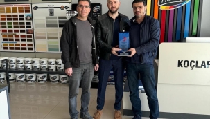 KIZILAY AKŞEHİR'DEN HAYIRSEVERLERE PLAKET 