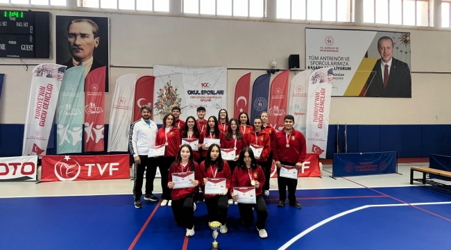 AKŞEHİR LİSESİ OTURARAK VOLEYBOLDA TÜRKİYE 2.Sİ
