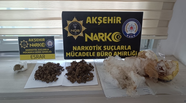 AKŞEHİR POLİSİNİN YAPMIŞ OLDUĞU OPERASYONLAR DA 965 GRAM ESRAR, 304 İÇİMLİK SENTETİK BONZAİ ELE GEÇİRİLDİ. 