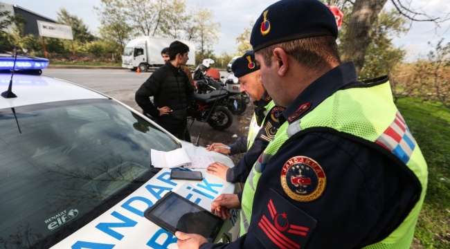 Jandarmadan motosiklet sürücülerine sıkı denetim 
