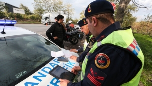 Jandarmadan motosiklet sürücülerine sıkı denetim 