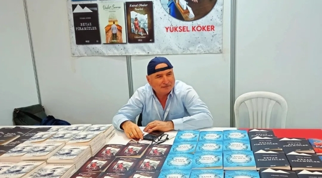 ŞAİR VE YAZAR  KÖKER ANKARA FUARINDA 