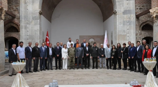 Taş Eserler Müzesi'nde İz bırakanlar Sergisi ve Ney Dinletili Etkinlik 