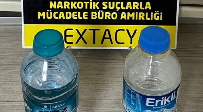 AKŞEHİR NARKOTİKTEN BİR İLK AKŞEHİRDE İLK KEZ SU GÖRÜNÜMLÜ SIVI EKSTACY YAKALANDI 
