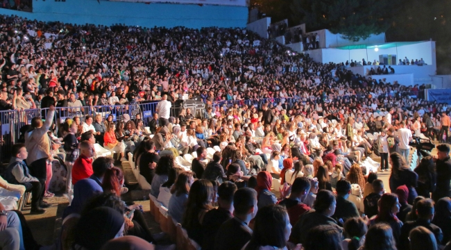 BAŞKAN KÖKSAL KONSERLERİ HALKIN İÇİNDE İZLEYECEK! 