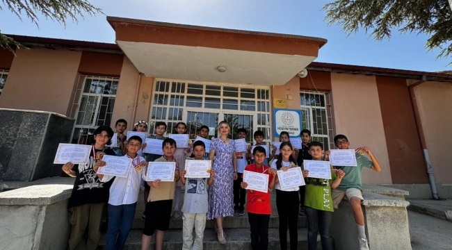 HÜSEYİN TEKİNER İLKOKULU'NDA MEZUNİYET COŞKUSU 