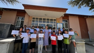 HÜSEYİN TEKİNER İLKOKULU'NDA MEZUNİYET COŞKUSU 