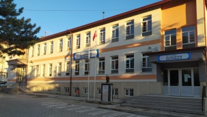 24 Ağustos Ortaokulu Yabancı Dil Sınıfı ve Ana Sınıfına yeni öğrencilerini bekliyor. 